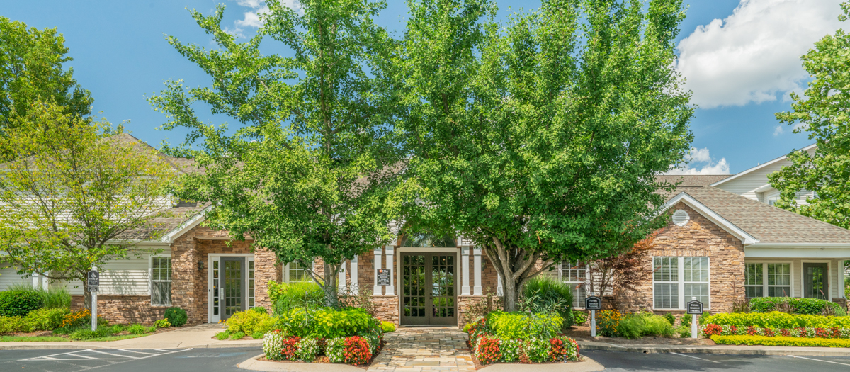Monthaven Park - Luxury Apartments for Rent in Nashville TN - MAA