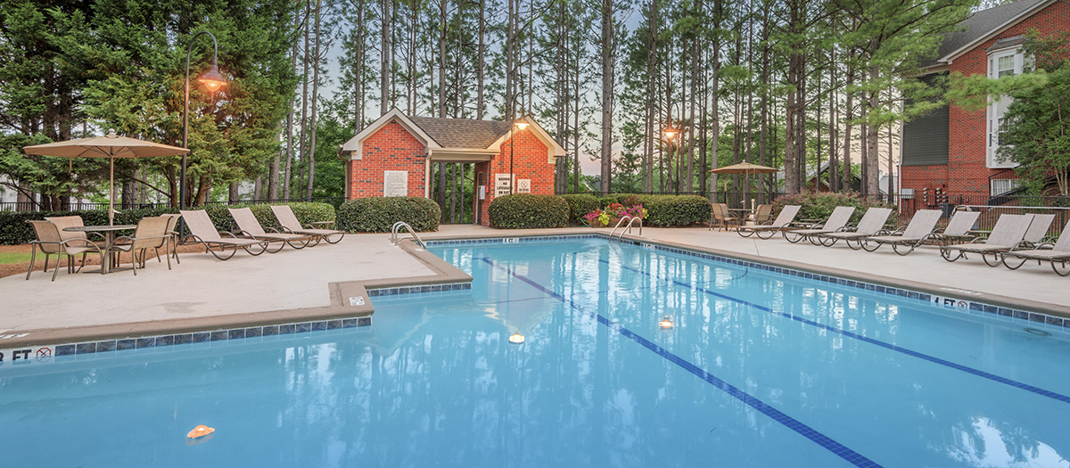 Colonial Grand at Riverchase Apartments in Birmingham, AL MAA