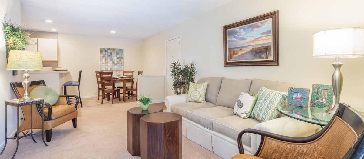 Colonial Village at Marsh Cove | Luxury Apartments in Southside