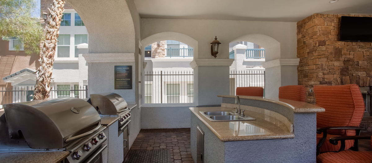 Colonial Grand at Palm Vista Luxury Apartments in Las Vegas MAA