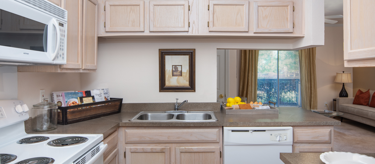 MAA Beverly Crest Luxury Apartments Charlotte, NC MAA