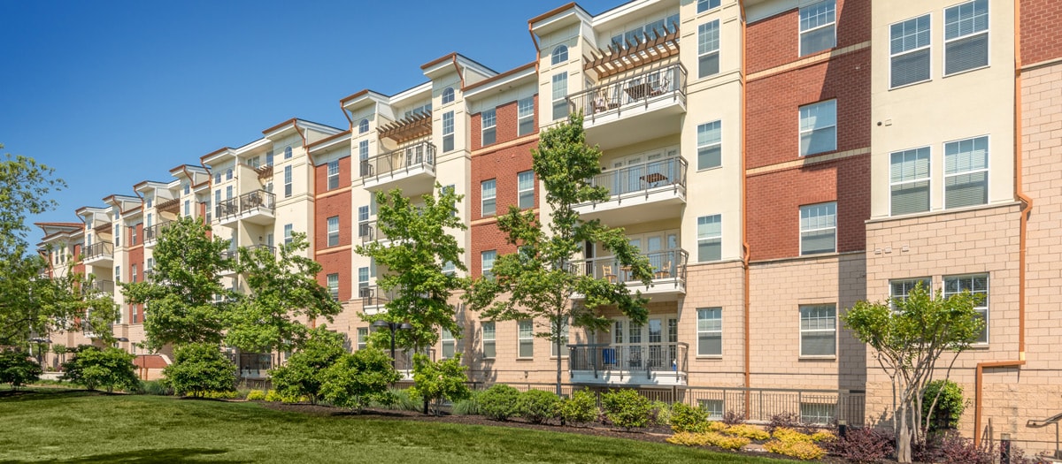Modern Apartments Close To Uptown Charlotte with Simple Decor
