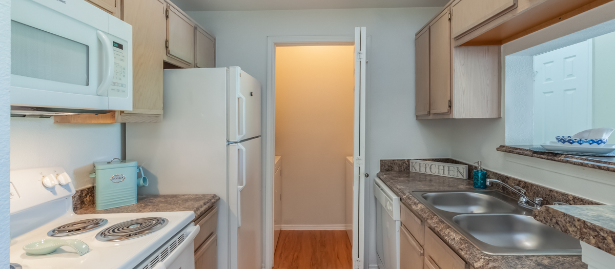 MAA Quarry Oaks Luxury Apartments in North Austin, TX