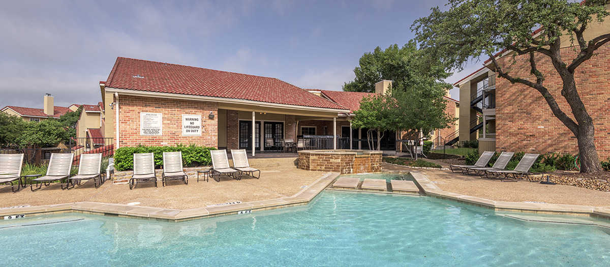 MAA Remington Hills Luxury Apartments in Irving, TX MAA