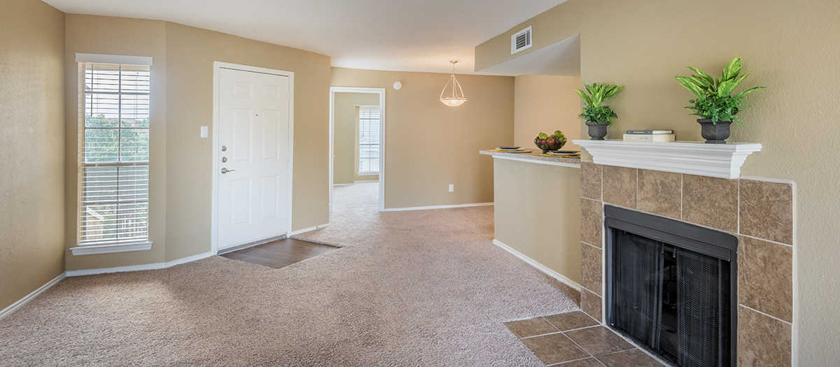 MAA Remington Hills Luxury Apartments in Irving, TX MAA