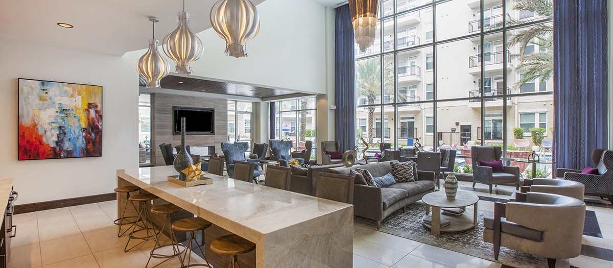 MAA Afton Oaks Apartments with Washer/Dryers in Houston MAA